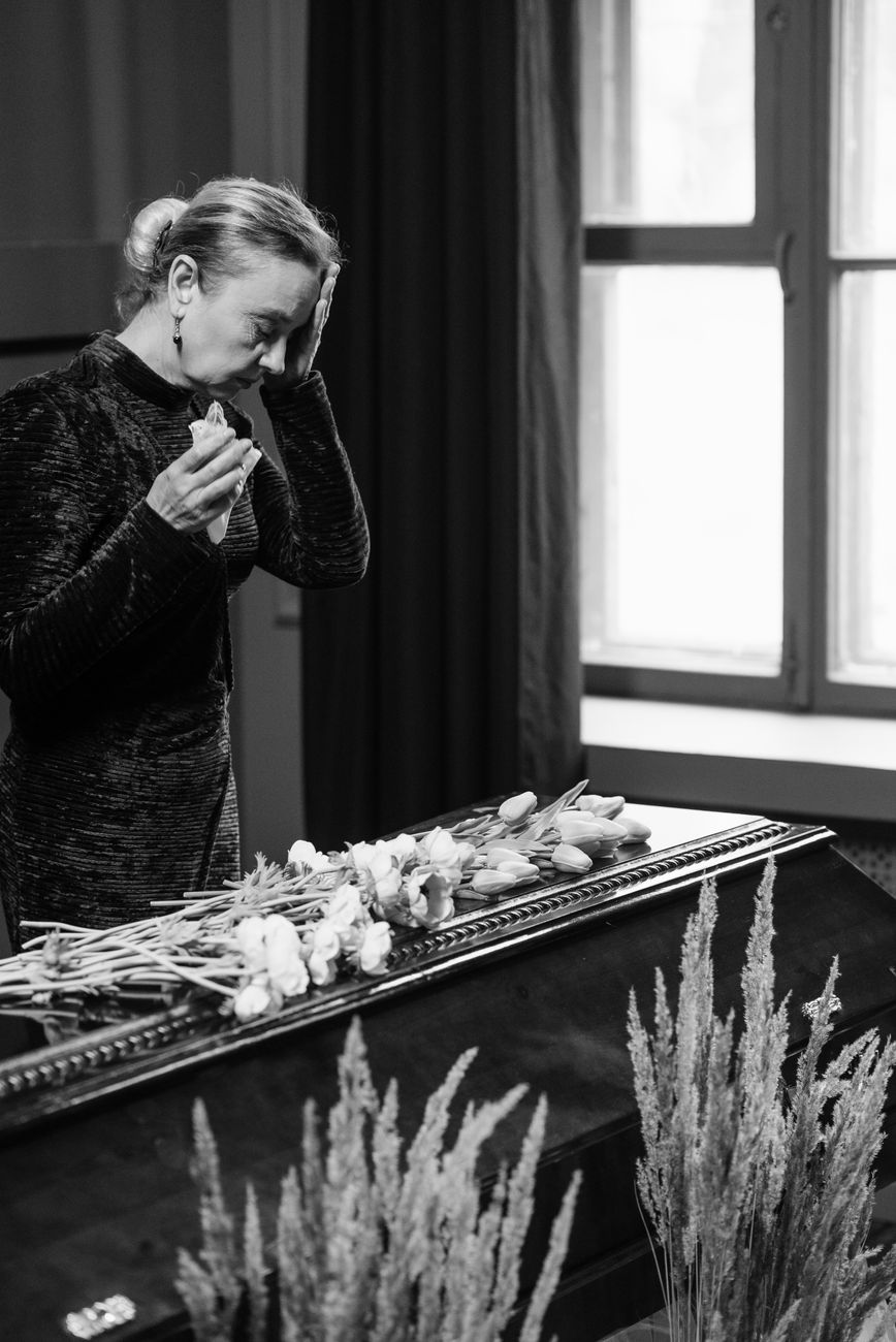 Zakład pogrzebowy Naramowice | Pogrzeby | Nekrologi | Trumny i urny zakład pogrzebowy naramowice, usługi pogrzebowe naramowice, pogrzeby naramowice, krematorium, ceremonie pogrzebowe, prosektorium, kremacja, trumny, urny, przechowanie w chłodni, nekrologi, klepsydry, ekshumacje, grobowce, prace cmentarne, usługi cmentarne, finansowanie pogrzebu